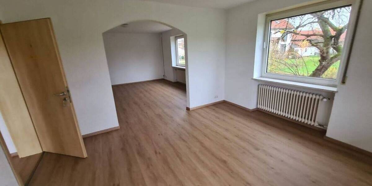 Mehrfamilienhaus, Wohnhaus Sulzbach-Rosenberg Unterschwaig - 8 Zimmer, 250 m&sup2;, 2.060&euro; | Angebot:23950604