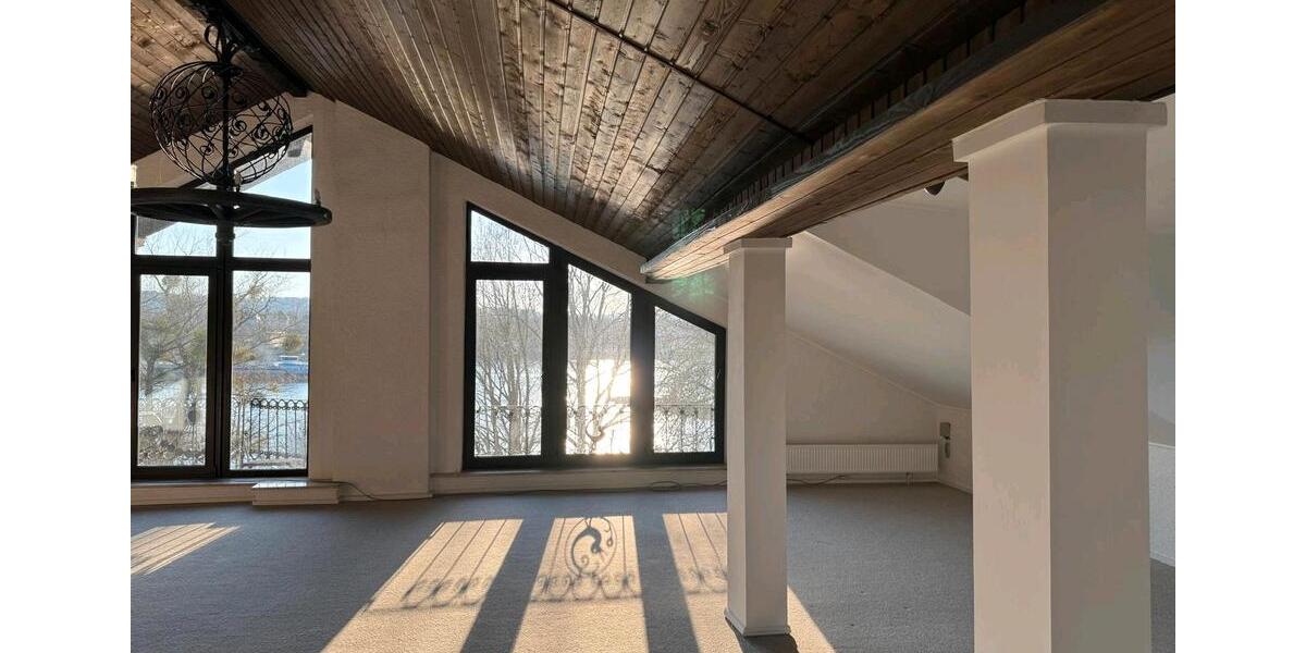 Dachgeschoßwohnung Königswinter - 3 Zimmer, 130 m&sup2;, 1.000&euro; | Angebot:25920056