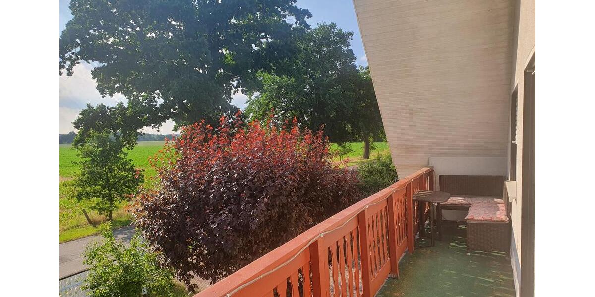 Sehr komf., ruhige Wohnung mit EBK,Solar,Kamin,Balkon, Stellpl. 4 zimmer