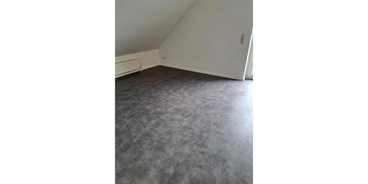 Dachgeschoßwohnung Hambergen - 3 Zimmer, 70 m&sup2;, 600&euro; | Angebot:26567087