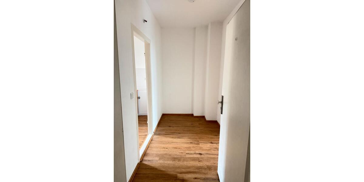 Dachgeschoßwohnung Mittweida - 2 Zimmer, 54 m&sup2;, 425&euro; | Angebot:25921981