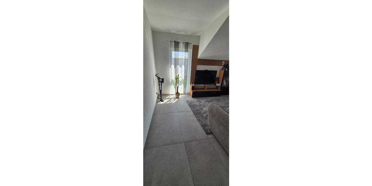 Dachgeschoßwohnung Erlenbach am Main - 5 Zimmer, 139 m&sup2;, 1.740&euro; | Angebot:26424663