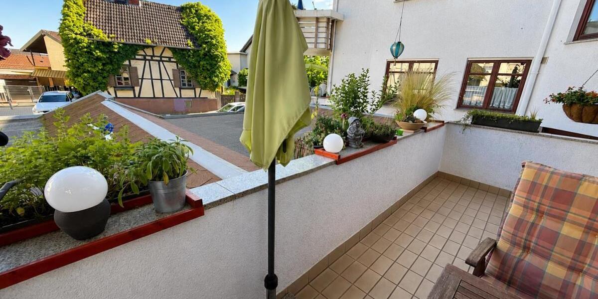 gut geschnittene 3 Zimmer Wohnung in schöner Lage von Bad Soden Neuenhain - Etagenwohnung Bad Soden | Angebot:27071475