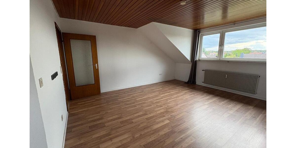 Dachgeschoßwohnung Zwingenberg - 2.5 Zimmer, 75 m&sup2;, 750&euro; | Angebot:27602095