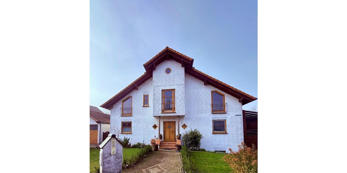 5-Zimmer-Maisonette (ca. 126 m²) Balkon, Stellplatz + Schuppen 5 zimmer