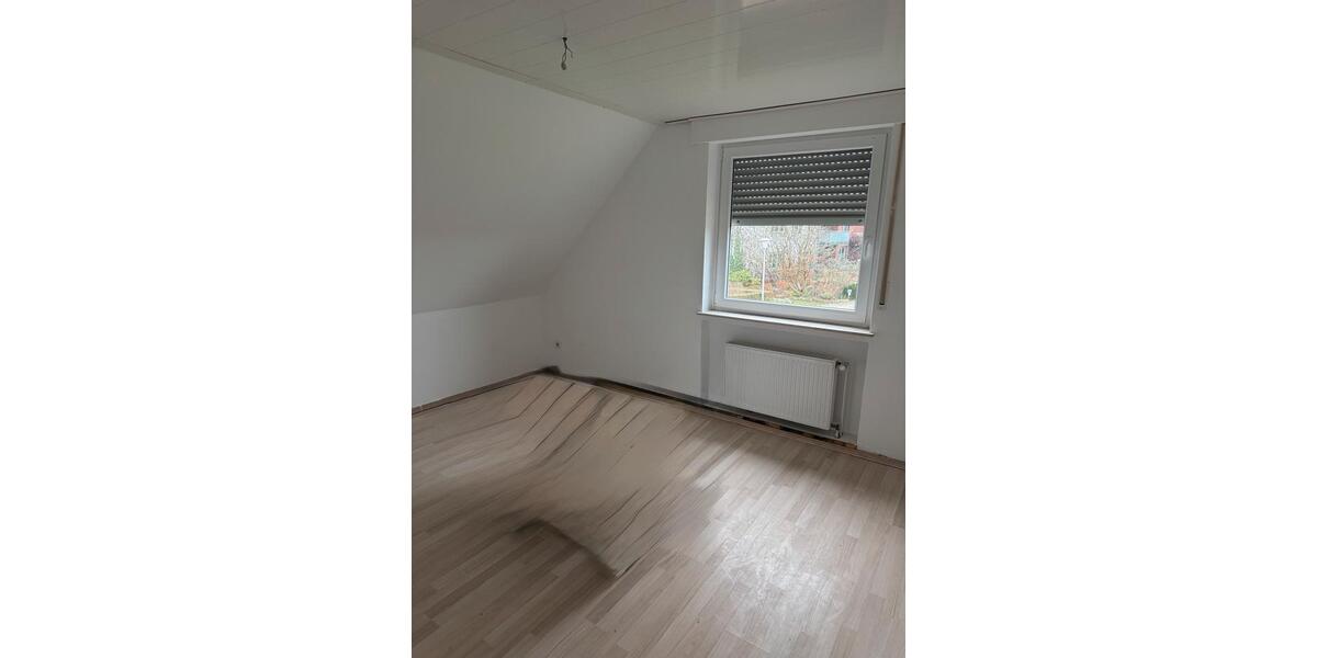 3 Zimmer frisch renoviert schöne Wohnung zentral ruhige Lage 3 zimmer