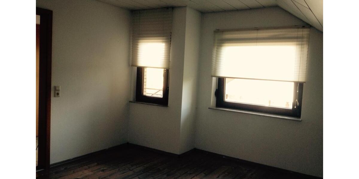 Dachgeschoßwohnung Donaueschingen - 3 Zimmer, 80 m&sup2;, 900&euro; | Angebot:26335073