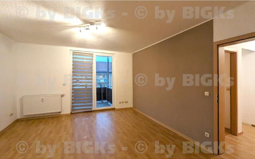 BIGKs: Suhl - Leninring - 2 Raum Wohnung Suhl,sep.Küche,Wannenbad, Balkon (-;)