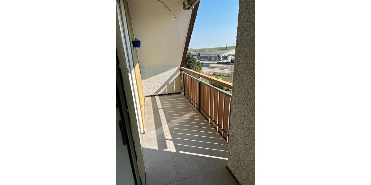 Dachgeschoßwohnung Brackenheim - 3 Zimmer, 60 m&sup2;, 900&euro; | Angebot:25807549