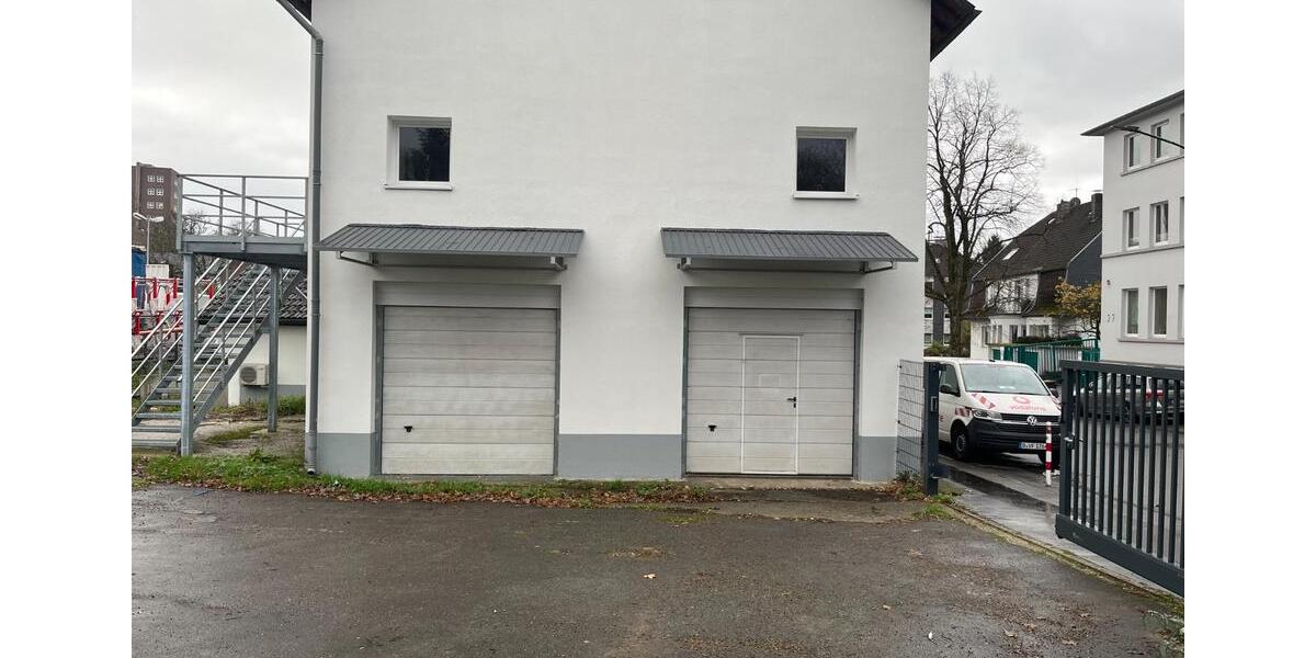 Werkstatt, Lager, Maschienenhalle mit Büro. zimmer