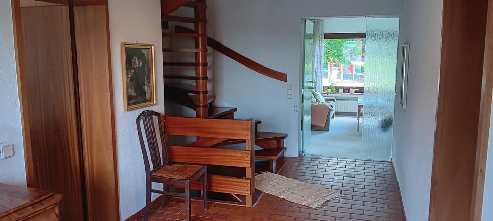 Einfamilienhaus Gummersbach - 6 Zimmer, 150 m&sup2;, 1.900&euro; | Angebot:24750886