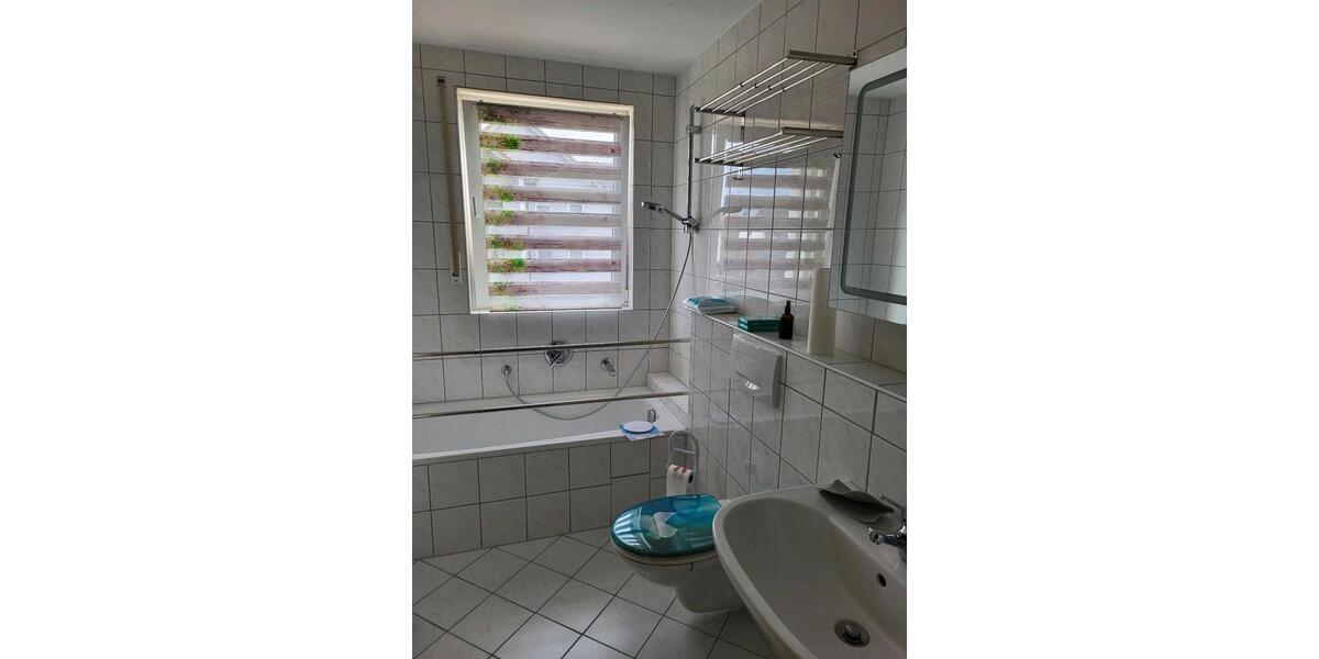 Wohnung DG 50 qm ab 1.5.26 zu vermieten 2 zimmer