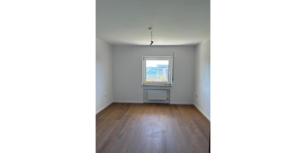 Erdgeschoßwohnung Lauda-Königshofen Königshofen - 3 Zimmer, 95 m&sup2;, 900&euro; | Angebot:26693294