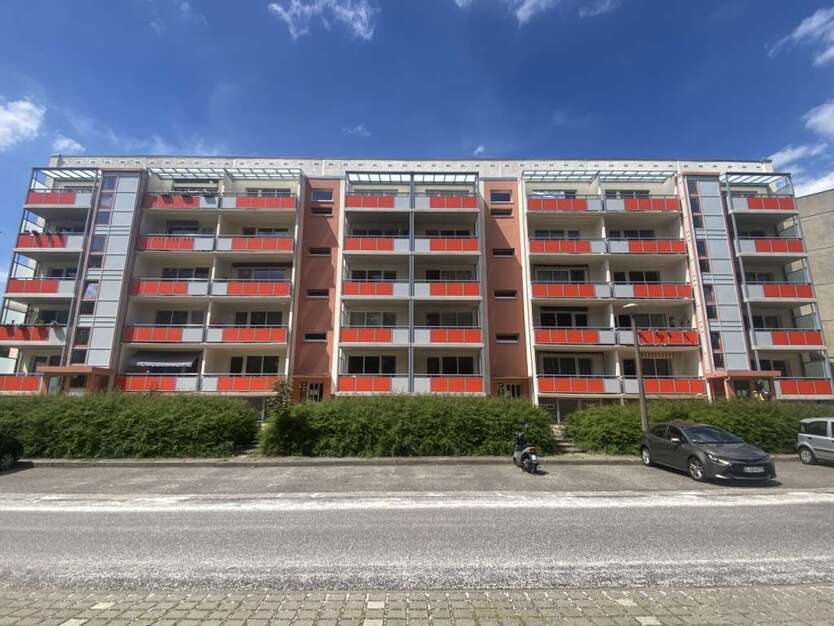 Wohnung zum Mieten in Neustrelitz 560 € 74.78 m² 4 zimmer