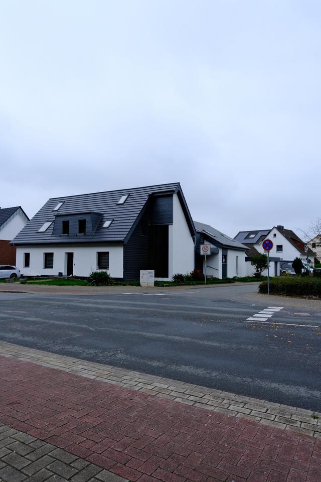 Moderne 5-Zi-Wohnung mit Loggia & Waldblick in Harderberg zimmer