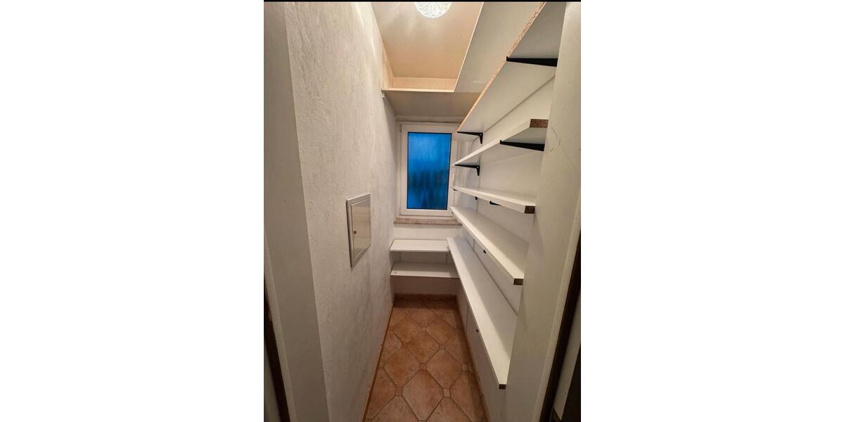 Etagenwohnung Grevenbroich Neuenhausen - 2 Zimmer, 65 m&sup2;, 1.050&euro; | Angebot:24840302