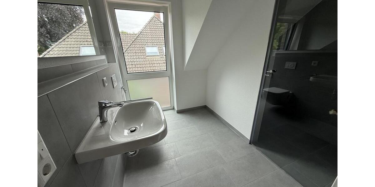 Dachgeschoßwohnung Bad Zwischenahn - 3 Zimmer, 79 m&sup2;, 1.090&euro; | Angebot:25054840