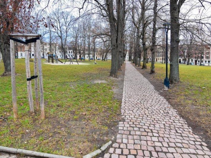 Dachgeschoßwohnung Meerane - 3 Zimmer, 75 m&sup2;, 450&euro; | Angebot:24875885