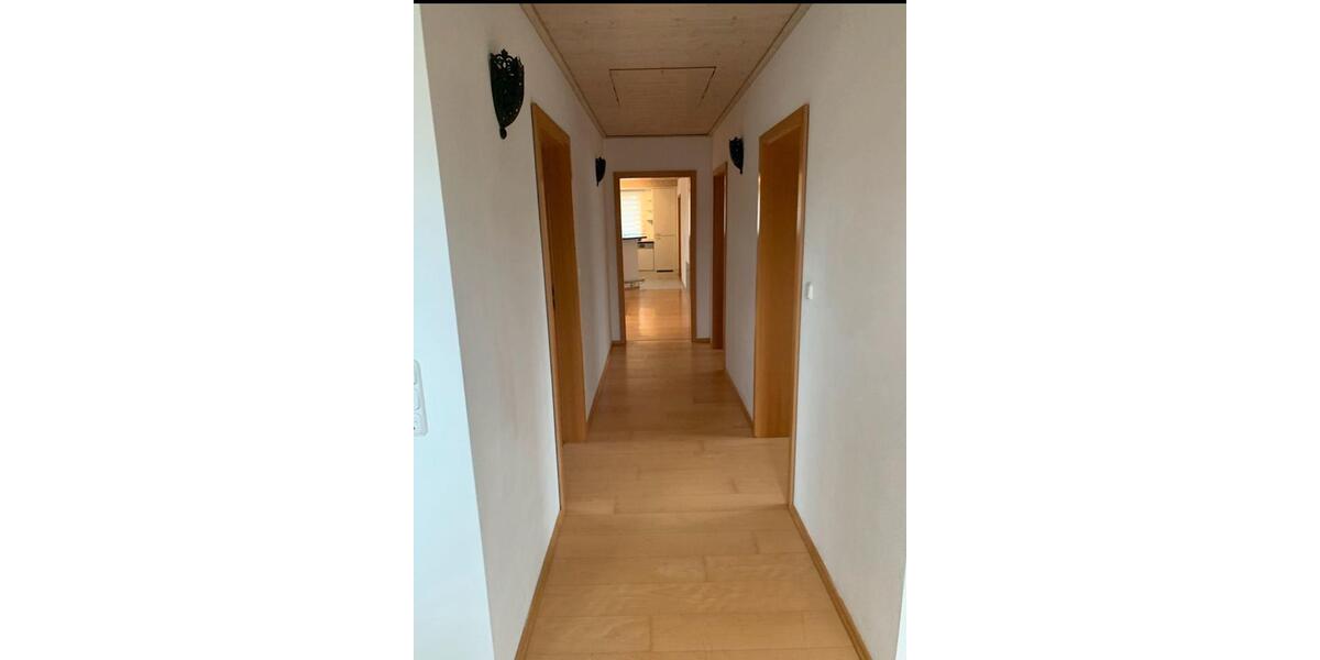 Dachgeschoßwohnung Linnich - 4 Zimmer, 123 m&sup2;, 1.450&euro; | Angebot:26697906