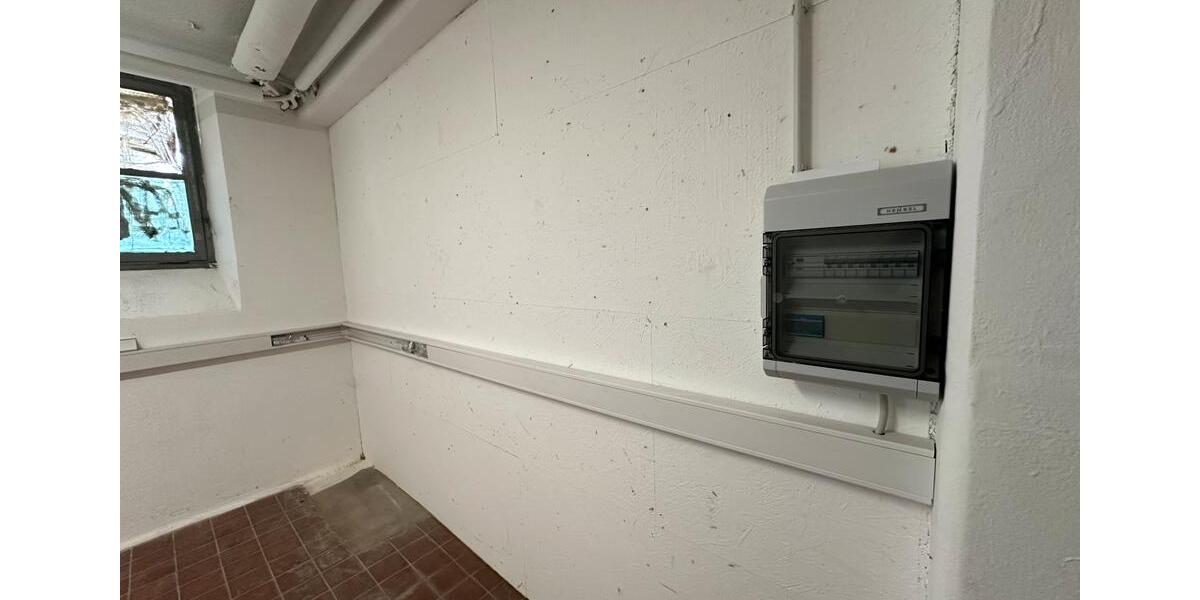 Kellerraum Keller Lager Büro Abstellraum (45 m²) WC Wasser zimmer