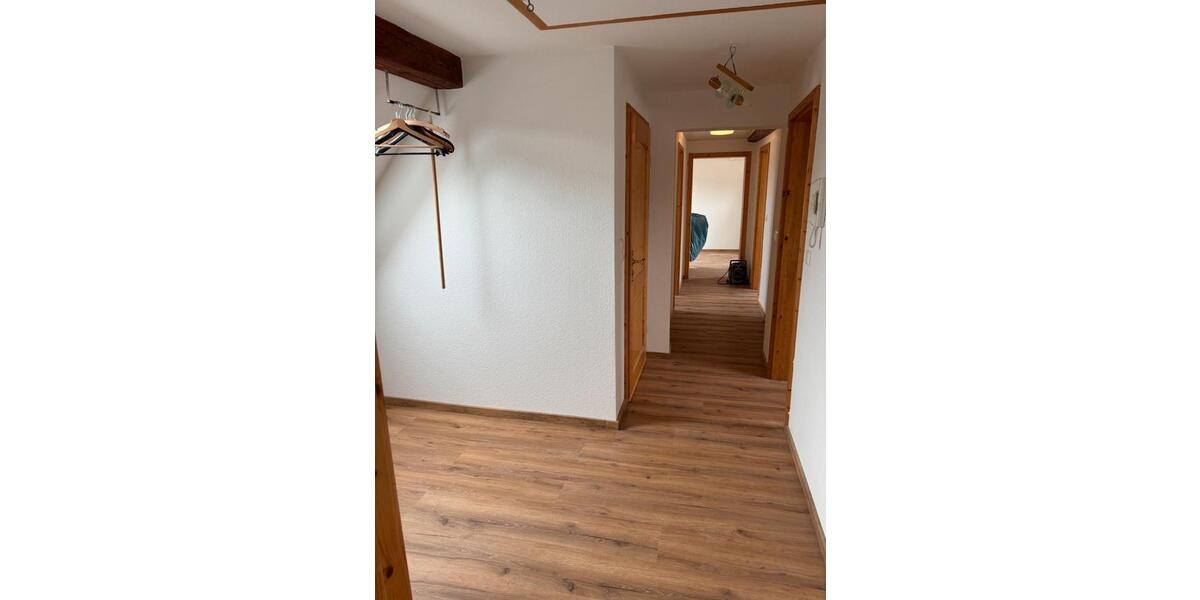 Dachgeschoßwohnung Lauterbach (Hessen) - 3 Zimmer, 90 m&sup2;, 950&euro; | Angebot:24845103