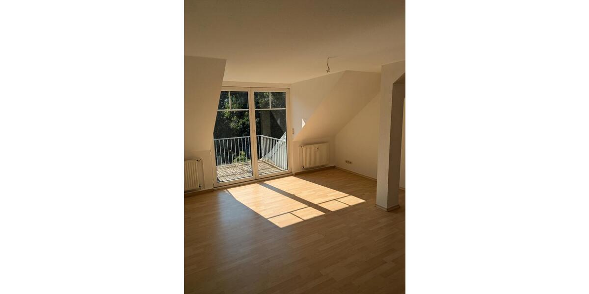 Dachgeschoßwohnung Hecklingen - 2 Zimmer, 53 m&sup2;, 265&euro; | Angebot:26587425