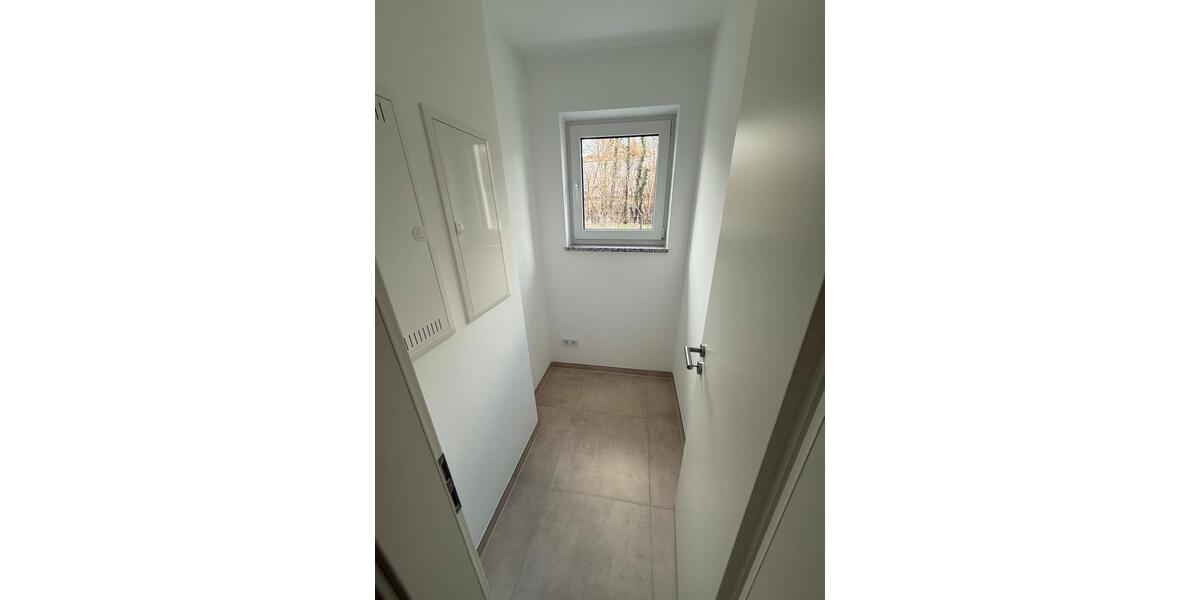 Terrassenwohnung Tegernheim - 3 Zimmer, 88 m&sup2;, 1.775&euro; | Angebot:25613971