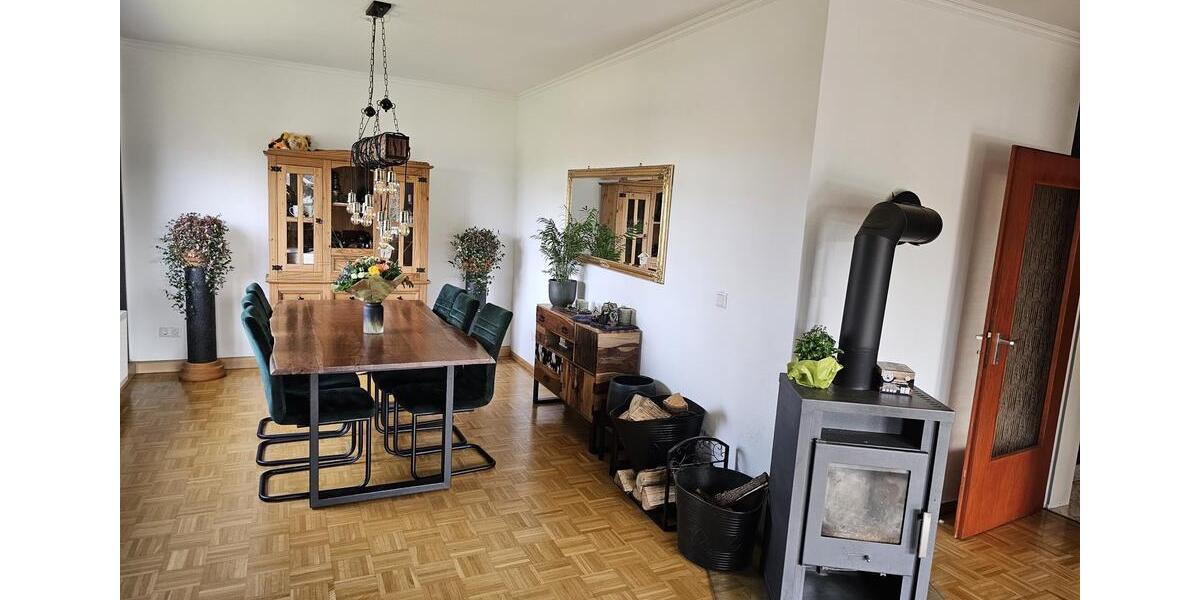 Etagenwohnung Diepholz - 4 Zimmer, 127 m&sup2;, 680&euro; | Angebot:26041111