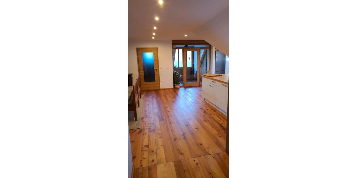 Dachgeschoßwohnung Mudau - 3.5 Zimmer, 99 m&sup2;, 1.000&euro; | Angebot:25721123