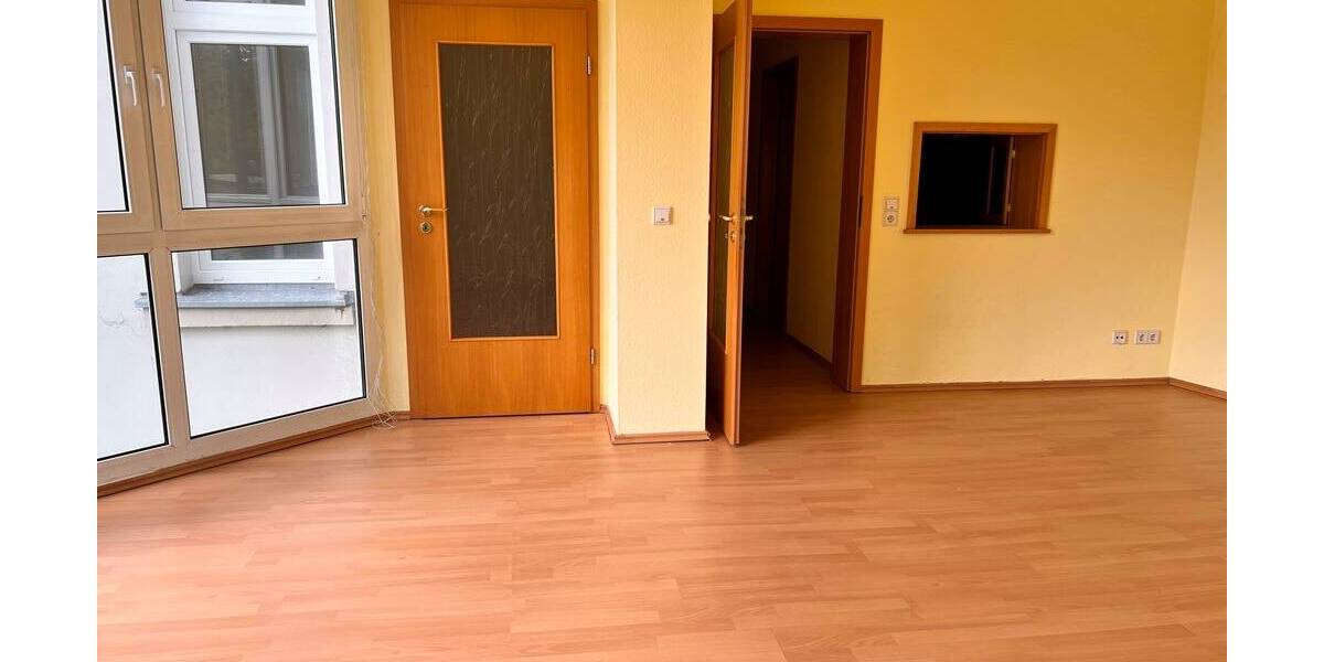 Etagenwohnung Plauen Westend - 2 Zimmer, 67 m&sup2;, 335&euro; | Angebot:26308225