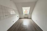 Frisch renovierte 3-Zimmer-Dachgeschosswohnung in ruhiger Lage von Gelsenkirchen-Erle | ca. 67 m² zimmer