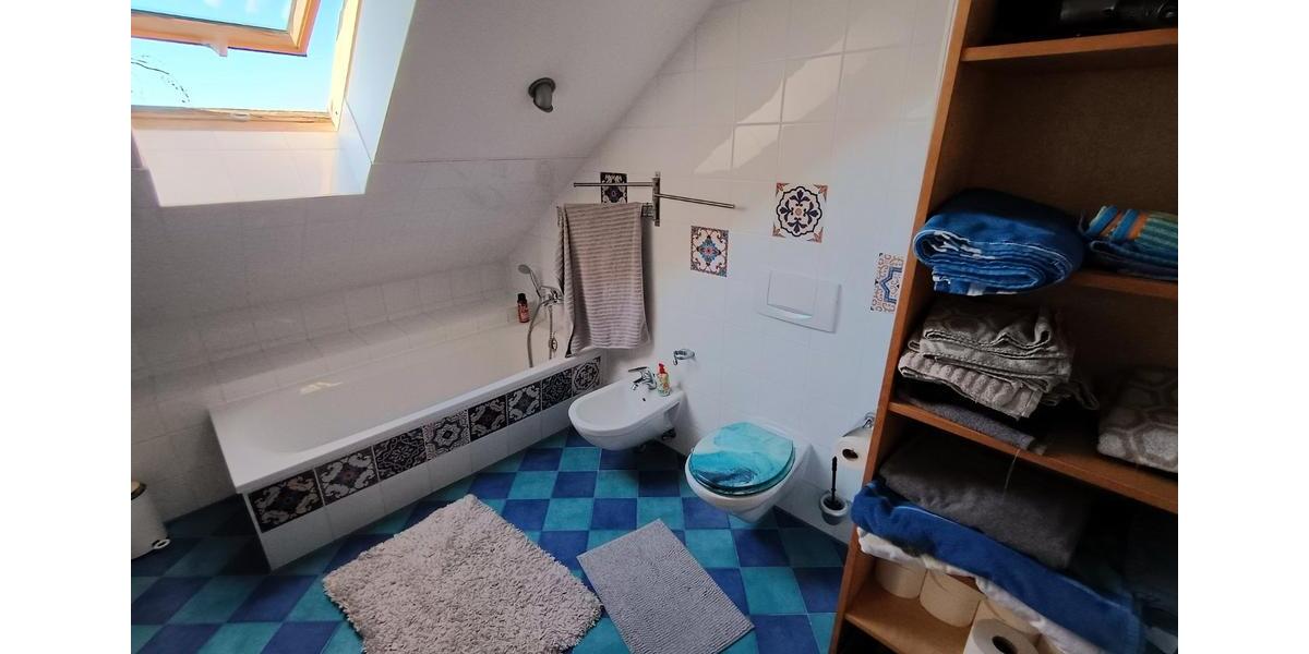 Dachgeschoßwohnung Geltendorf - 3 Zimmer, 83 m&sup2;, 1.120&euro; | Angebot:25162744