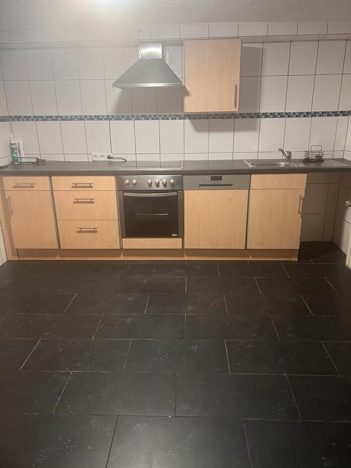 Helle 3 Zimmer Wohnung KellerWohnung