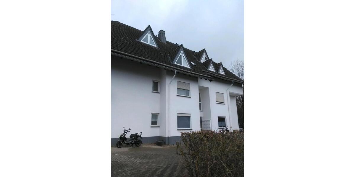 Dachgeschoßwohnung Düngenheim - 2 Zimmer, 67 m&sup2;, 300&euro; | Angebot:26032375