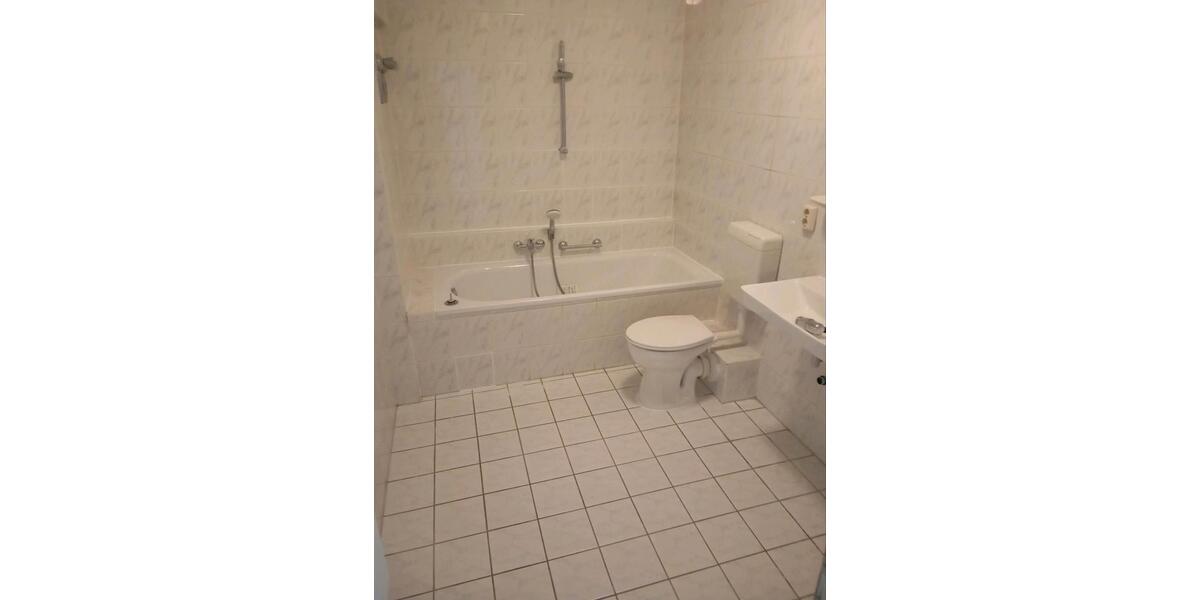 Etagenwohnung Zittau - 1 Zimmer, 68 m&sup2;, 341&euro; | Angebot:26474739