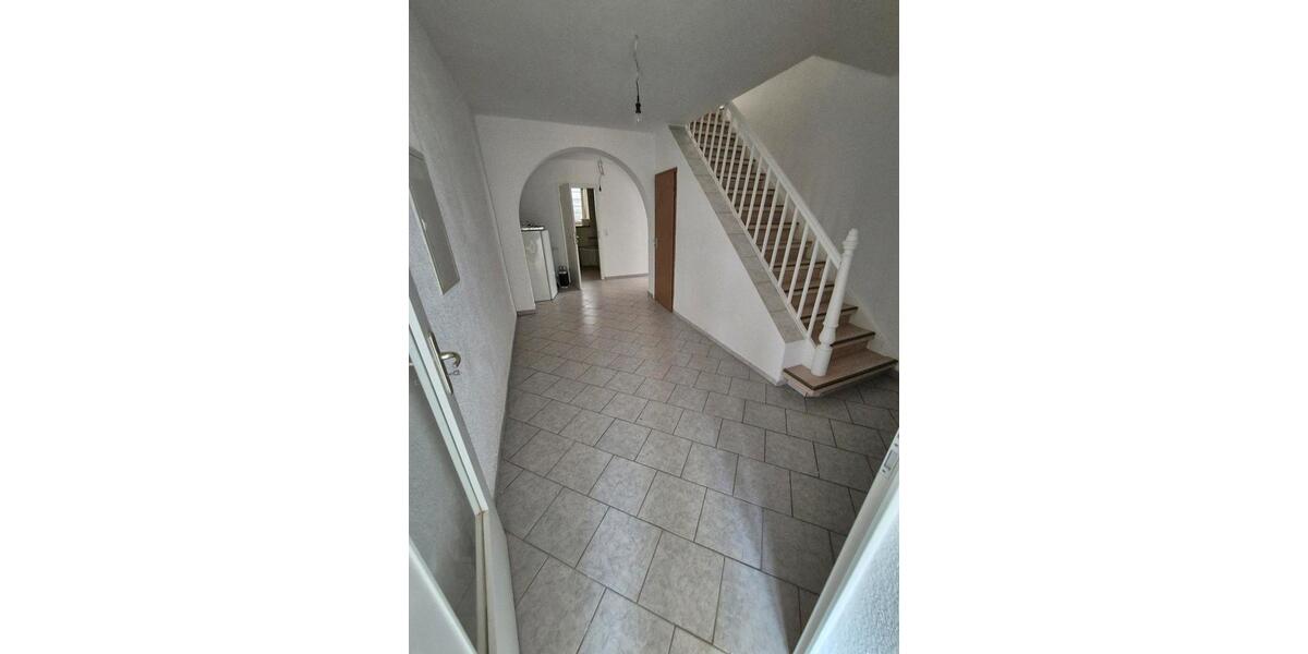 kleines Haus zu vermieten mit Küche 3 zimmer