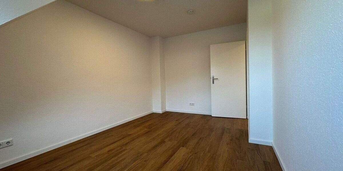 Etagenwohnung Essen Huttrop - 3 Zimmer, 96 m&sup2;, 990&euro; | Angebot:24860521
