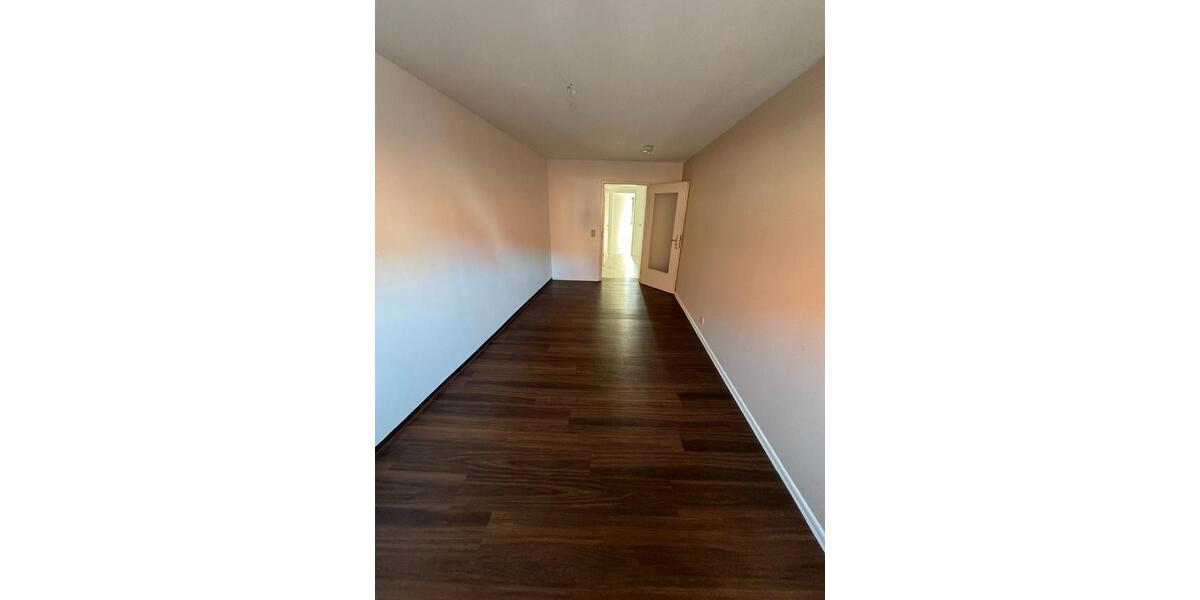 Dachgeschoßwohnung Freiberg - 2.5 Zimmer, 67 m&sup2;, 380&euro; | Angebot:26470199