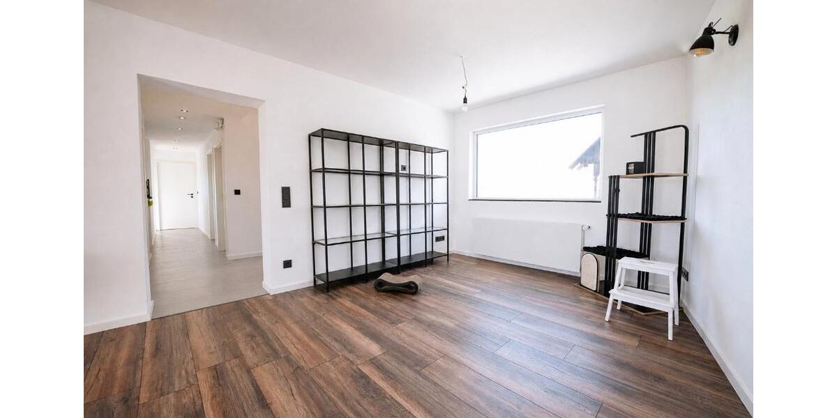 Einfamilienhaus Uffenheim - 7 Zimmer, 290 m&sup2;, 1.900&euro; | Angebot:26533256
