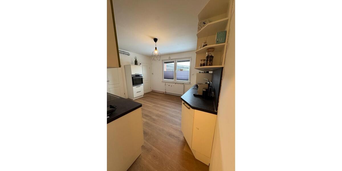 Erdgeschoßwohnung Rühen - 3 Zimmer, 86 m&sup2;, 850&euro; | Angebot:24787846