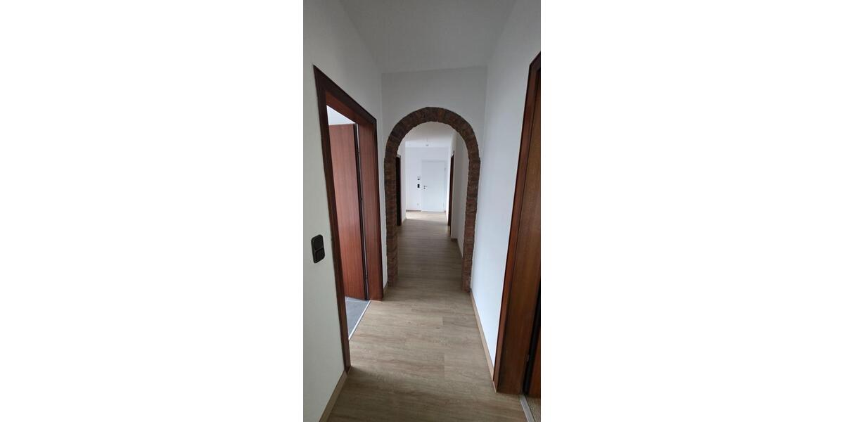 Erdgeschoßwohnung Aerzen - 3.5 Zimmer, 102 m&sup2;, 600&euro; | Angebot:25402892