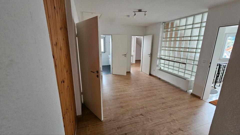 Dachgeschoßwohnung Niederzissen - 5 Zimmer, 136 m&sup2;, 1.150&euro; | Angebot:25876511