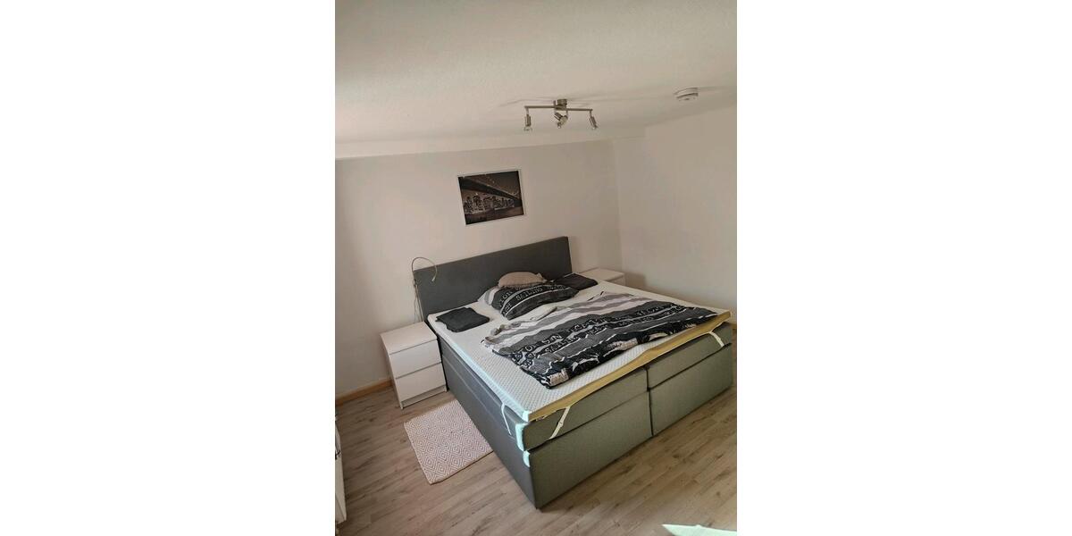 Vollmöbellierte Dachgeschosswohnung 2 Zimmer Küche Bad 2 zimmer