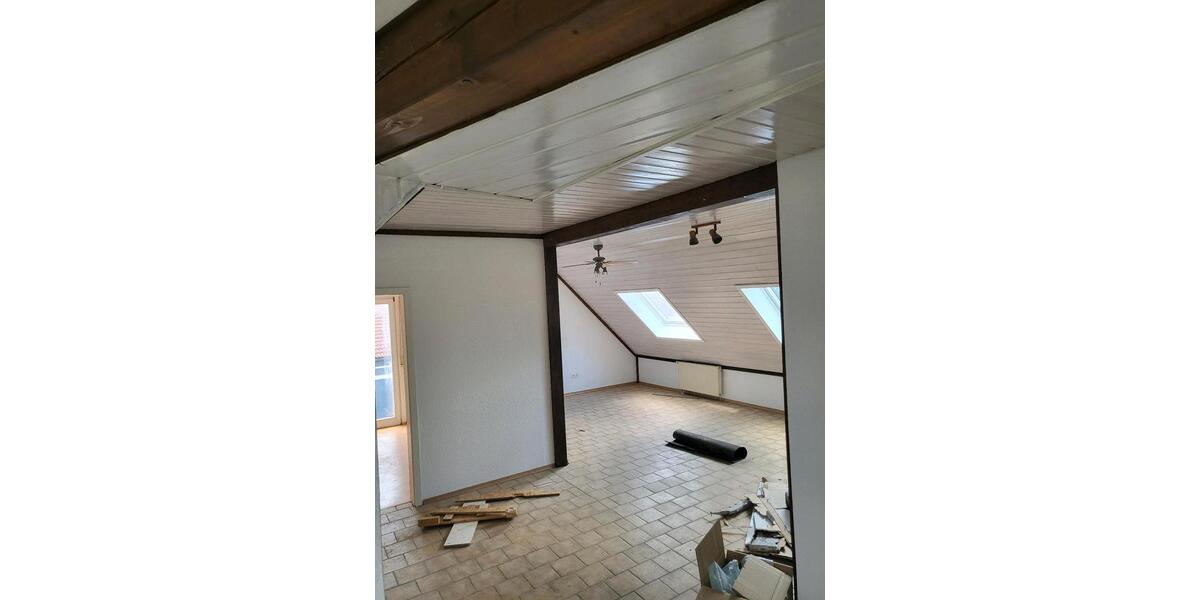 Dachgeschoßwohnung Gaildorf - 4.5 Zimmer, 90 m&sup2;, 850&euro; | Angebot:23876996