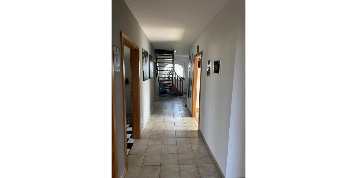 Etagenwohnung Rheurdt - 1 Zimmer, 125 m&sup2;, 1.200&euro; | Angebot:25539392