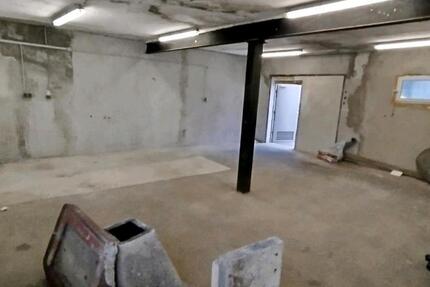 Lagerhalle Lagerfläche Abstellraum in Niederndorf zimmer