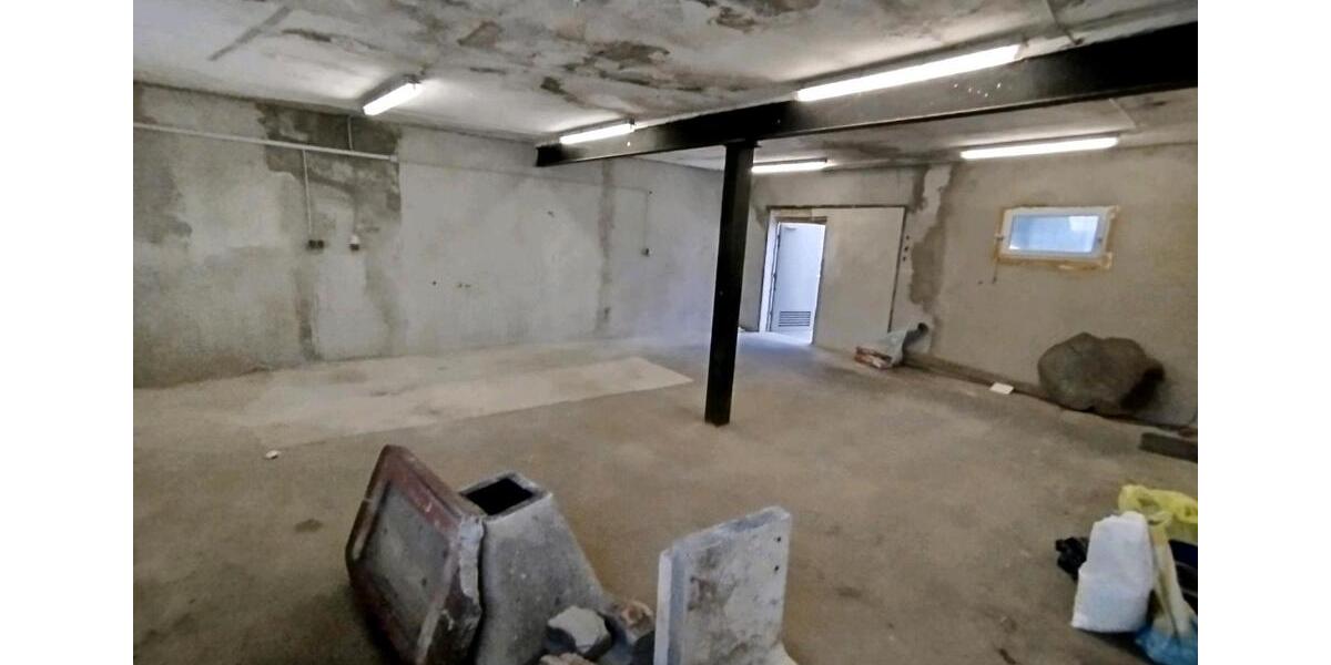 Lagerhalle Lagerfläche Abstellraum in Niederndorf zimmer