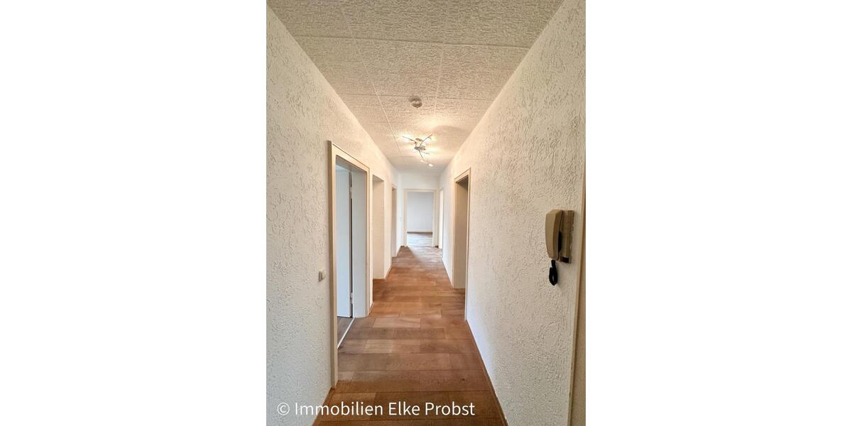 Erdgeschoßwohnung Cham - 4 Zimmer, 94 m&sup2;, 860&euro; | Angebot:25084419