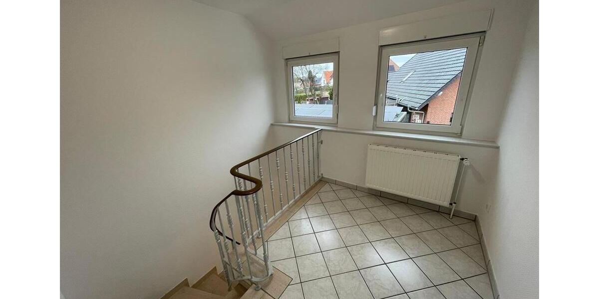 Dachgeschoßwohnung Twistringen - 3 Zimmer, 82 m&sup2;, 950&euro; | Angebot:24398624