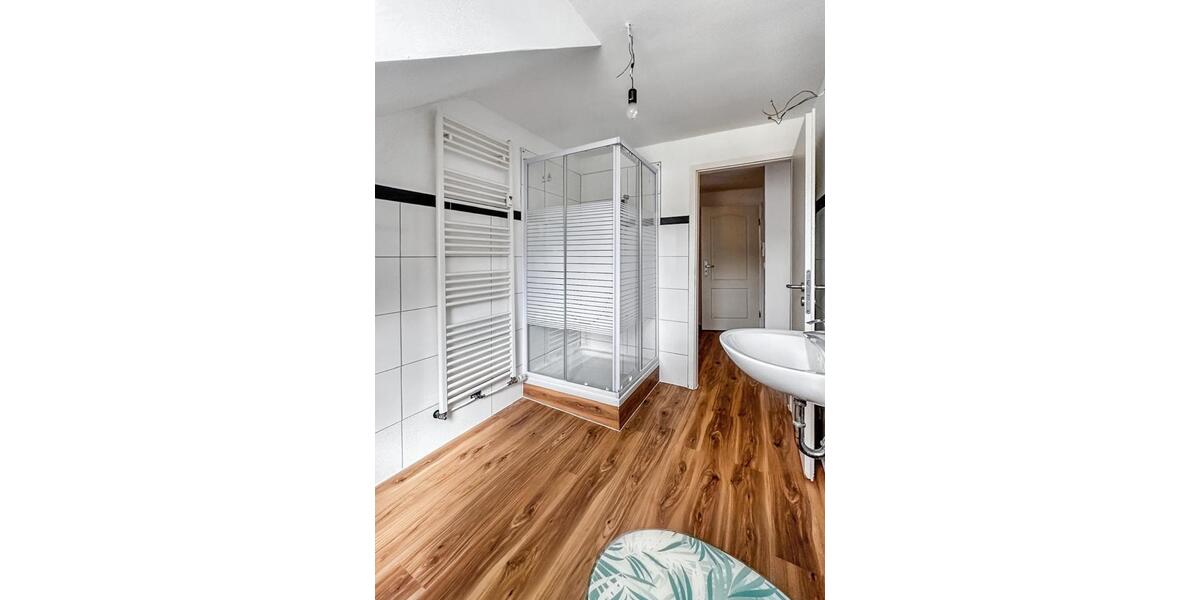 Dachgeschoßwohnung Krefeld Benrad - 3 Zimmer, 77 m&sup2;, 810&euro; | Angebot:24751085